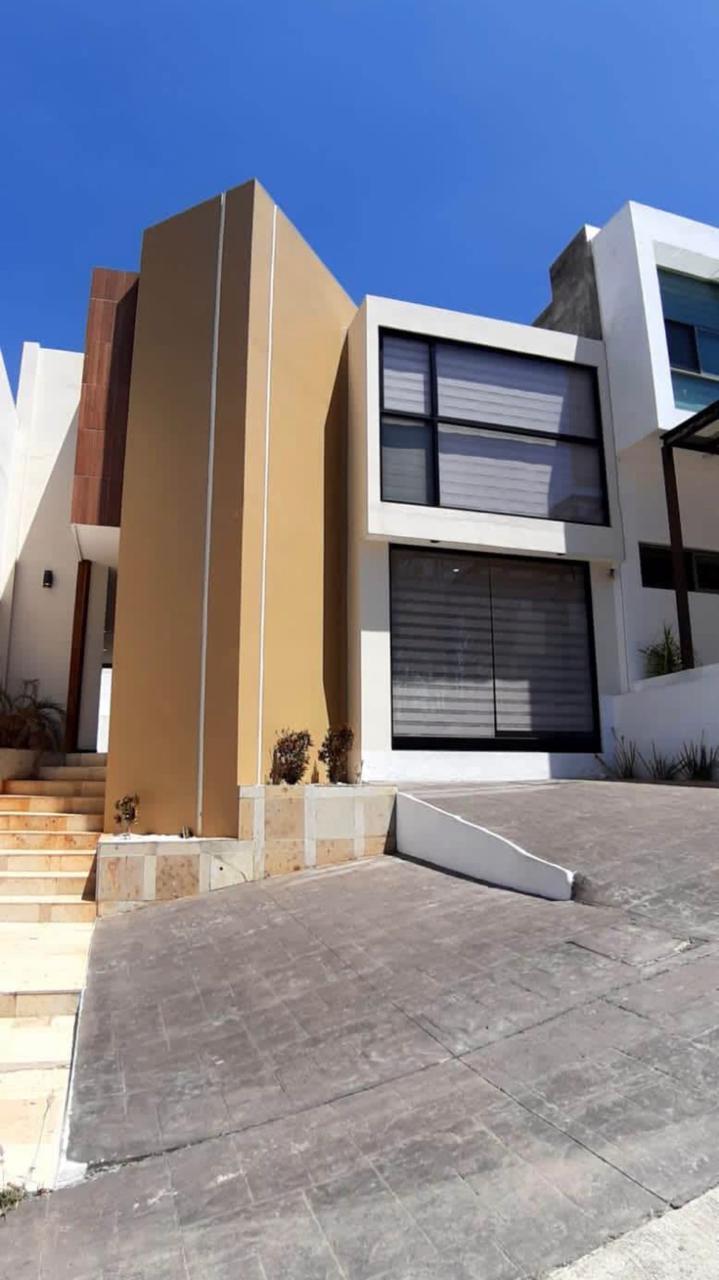 CASA AURORA