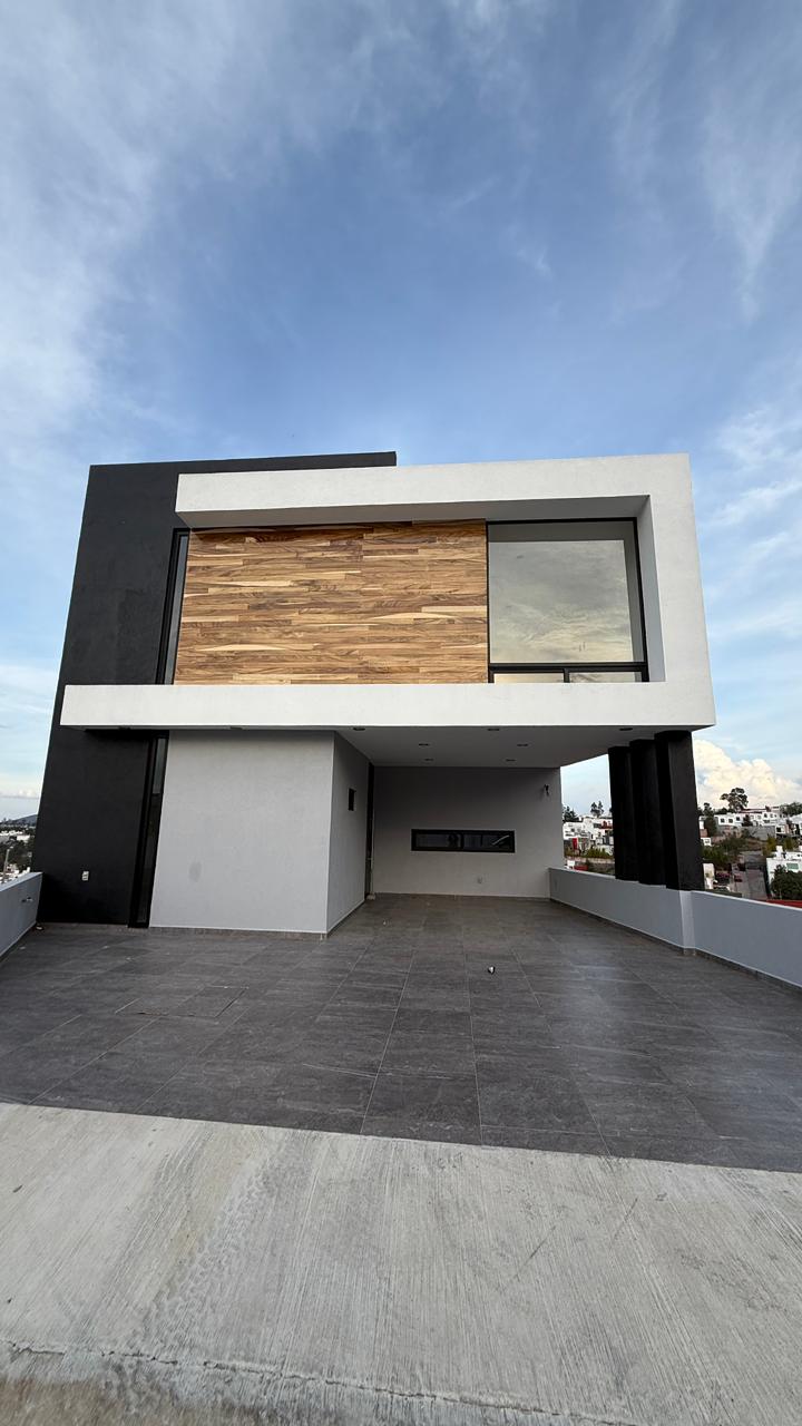 CASA ZOE ALTOZANO